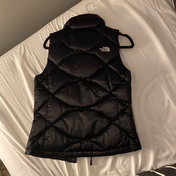 SOLD - Women's north face vest size small - Picture 5 of 5